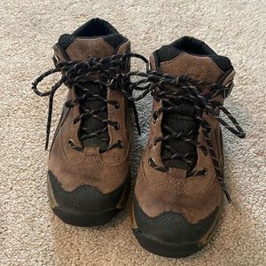 Timberland waterproof kid hiking shoes Sz 10